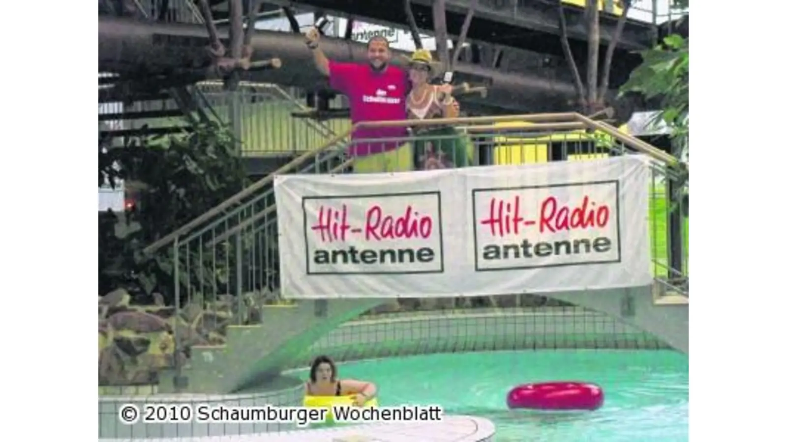 Der Schollmayer moderiert in Badeschlappen (Foto: wa)