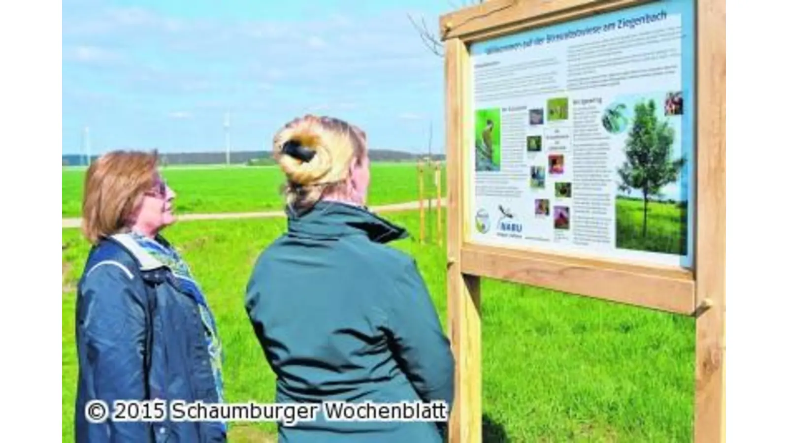 NABU weiht die neue Informationstafel ein (Foto: bt)