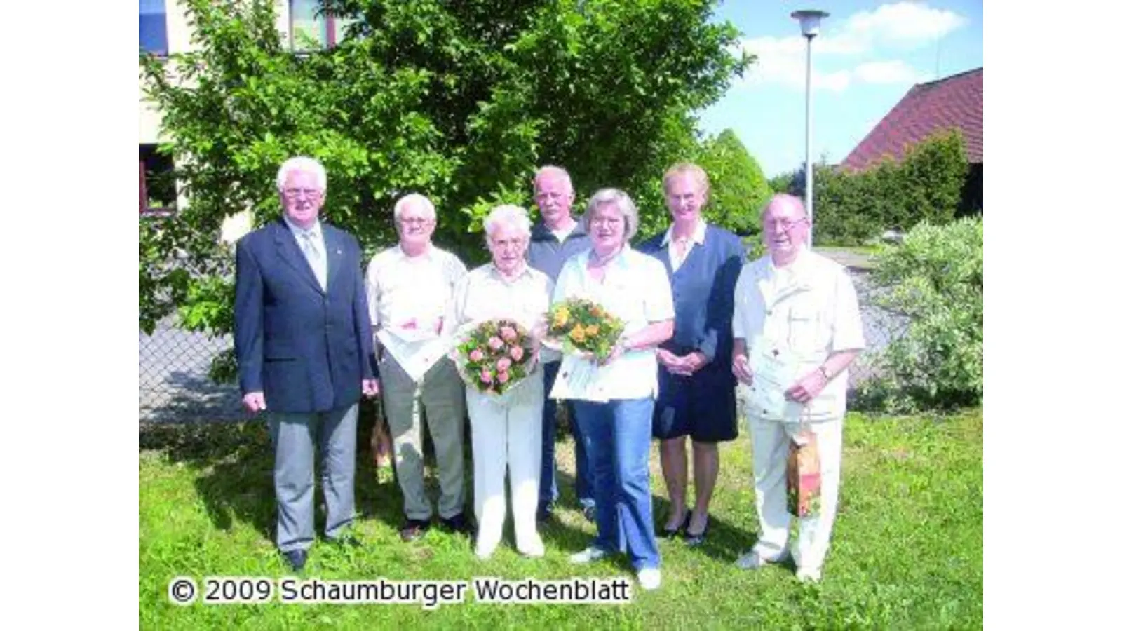 Hannelore und Herbert Tüting mit DRK-Ehrennadel ausgezeichnet (Foto: red)