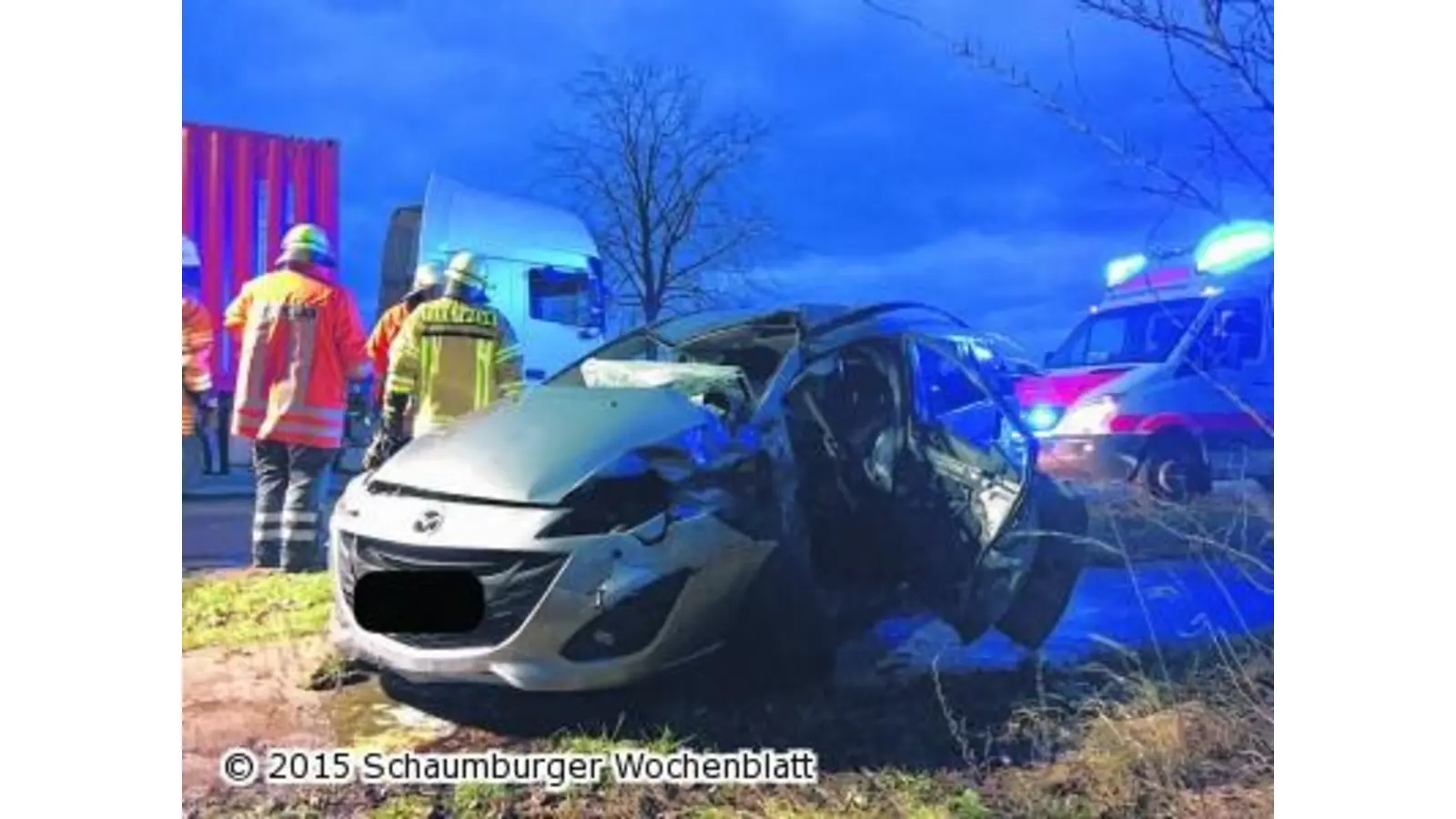 Fahrer in Auto eingeklemmt (Foto: mk)