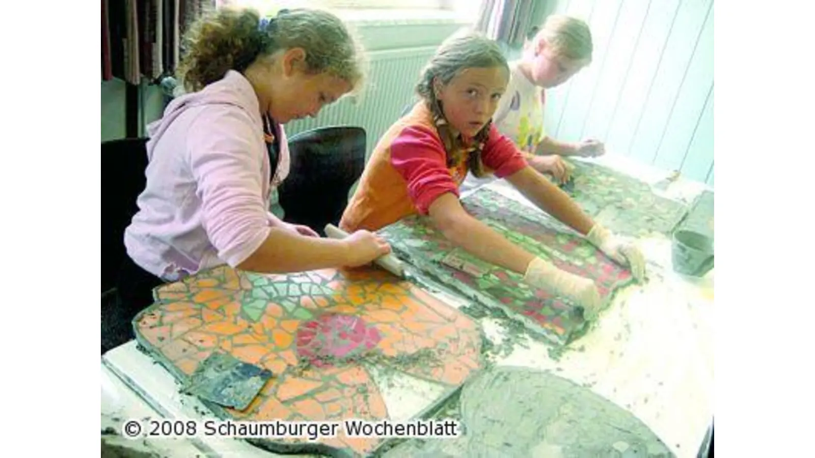 Bunte Bilder aus Fliesenscherben (Foto: al)