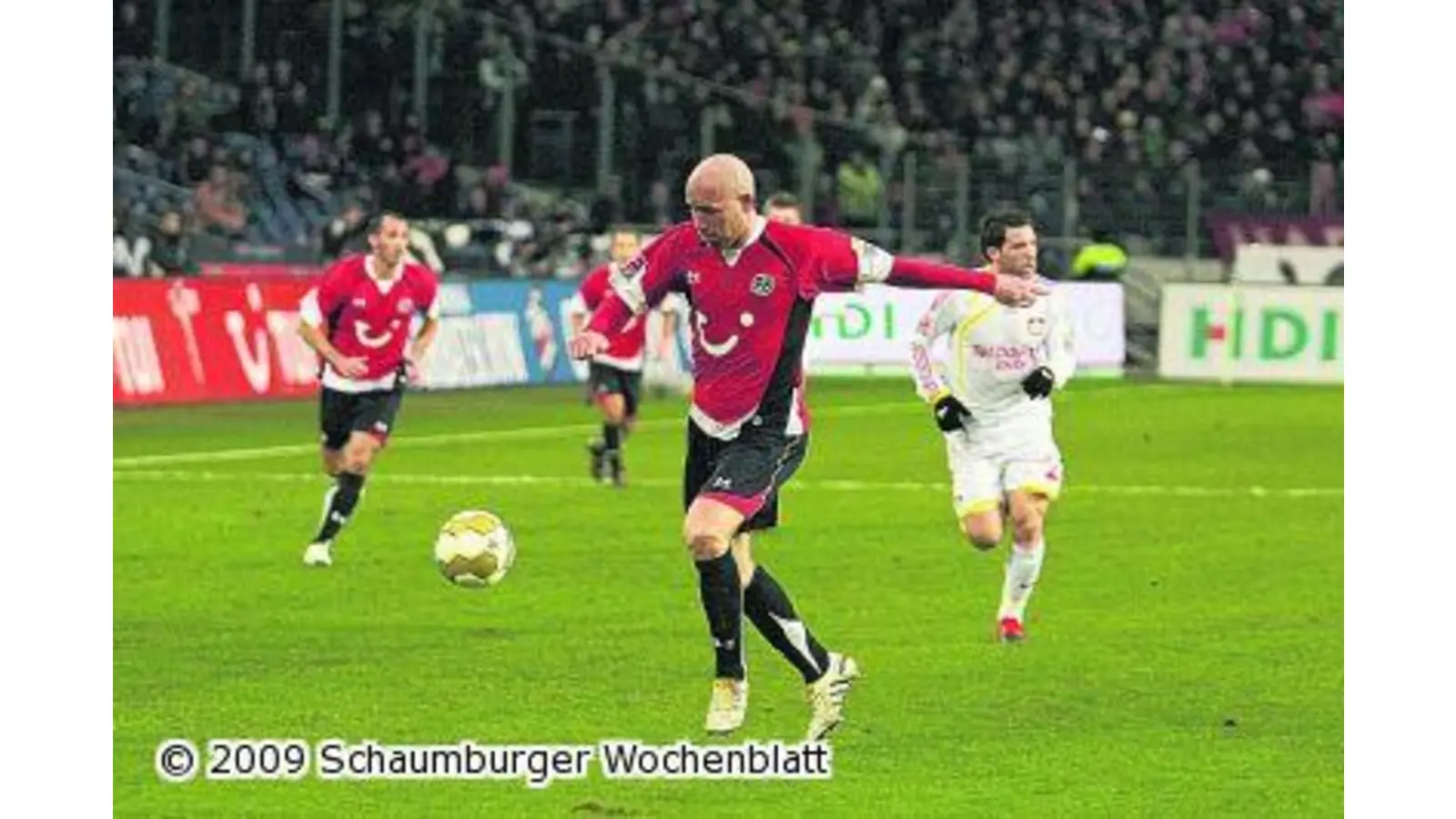 Die Roten fordern die Fohlen heraus (Foto: bb)