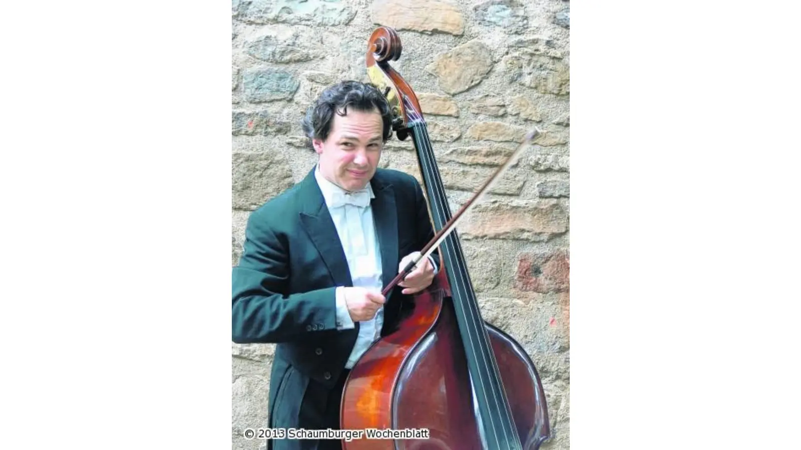 Ein Bassist rechnet ab (Foto: em)