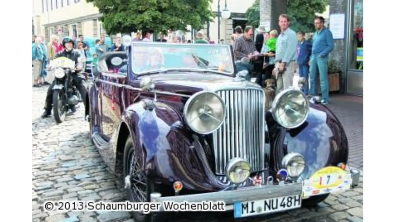 106 Oldtimer gehen auf Fahrt durch den Landkreis (Foto: bb)