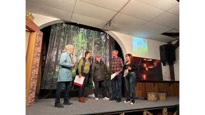 Theaterkiste Waltringhausen bei den Proben. (Foto: privat)