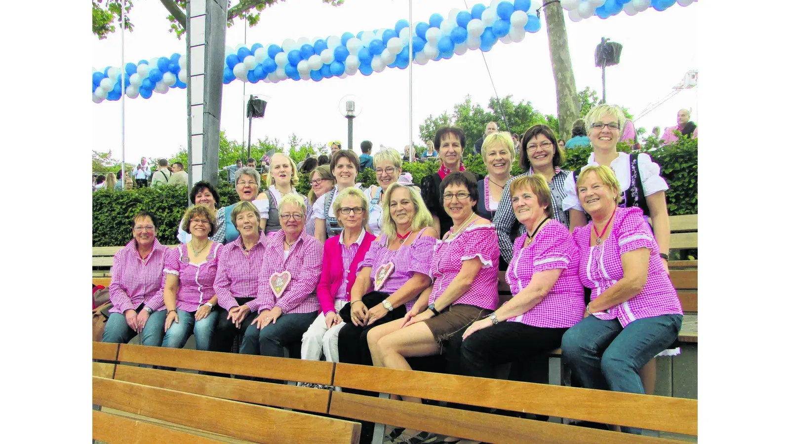 Schützenfrauen im Fernsehgarten (Foto: em)