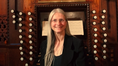 Spielt an der Orgel: Stifts- und Kreiskantorin Claudia Wortmann.  (Foto: privat)
