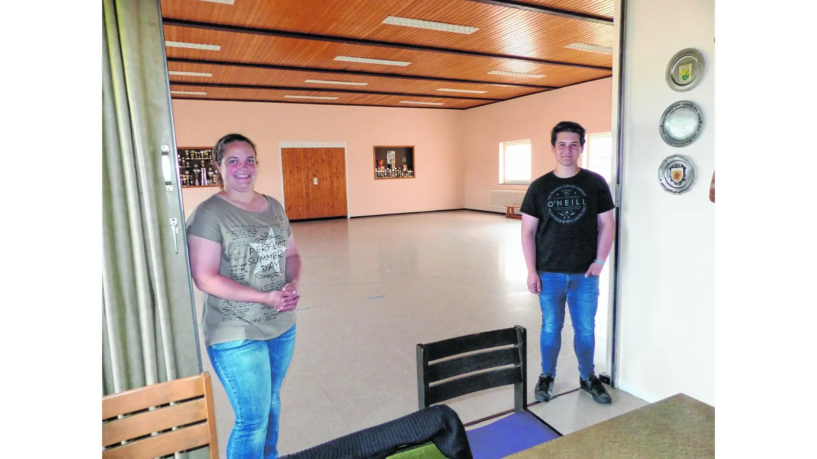 Für ihre Halle packen Einwohner kräftig an (Foto: red)