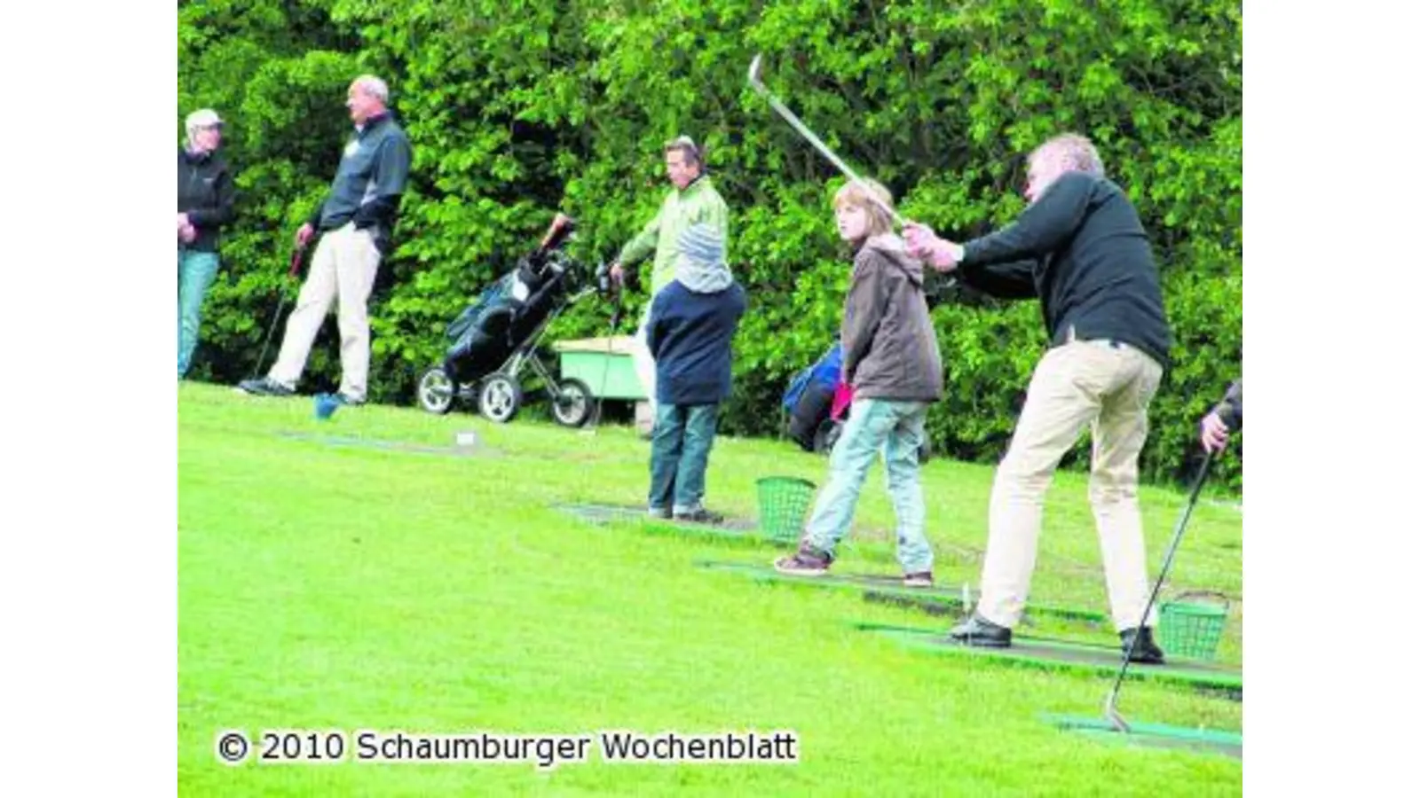 Besucher entdecken den Golfsport für sich (Foto: jl)