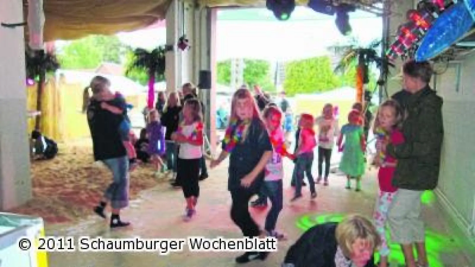 Strandparty trotzt dem kühlen Wetter (Foto: red)