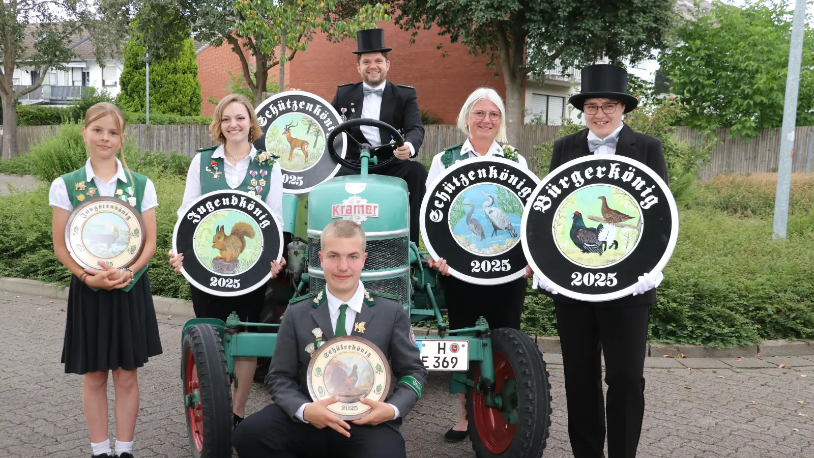 Vier Titel an Schützinnen, zwei an Schützen (v.li.): Martha Wohland, Giulia Parzies, Fabian Casper (vorn), Florian Wulf, Daniela Hoppe und Jutta Arnold. (Foto: gi)