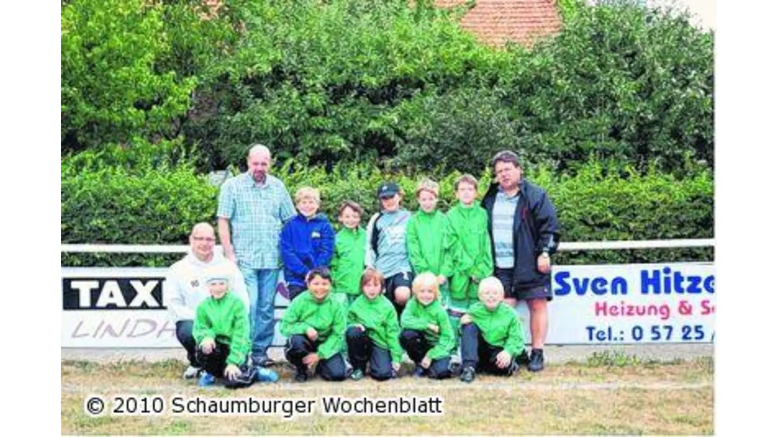 E-Jugend erhält neue Trainingsanzüge (Foto: pp)