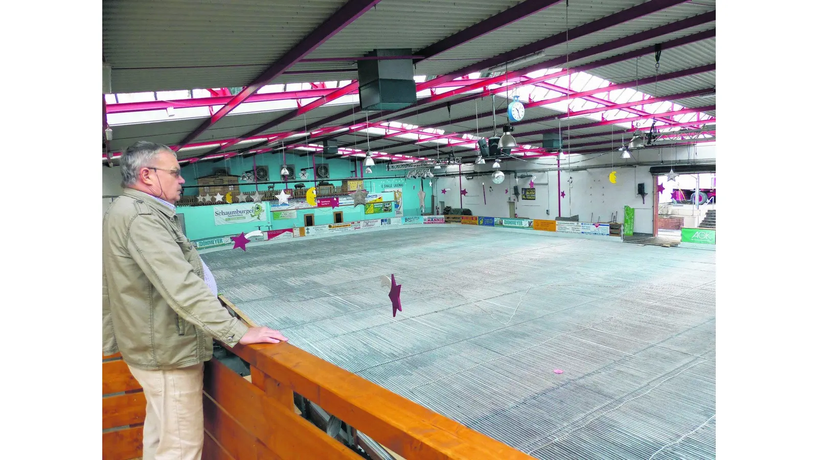 Sexy-Werbung für die Lauenauer Eishalle (Foto: al)