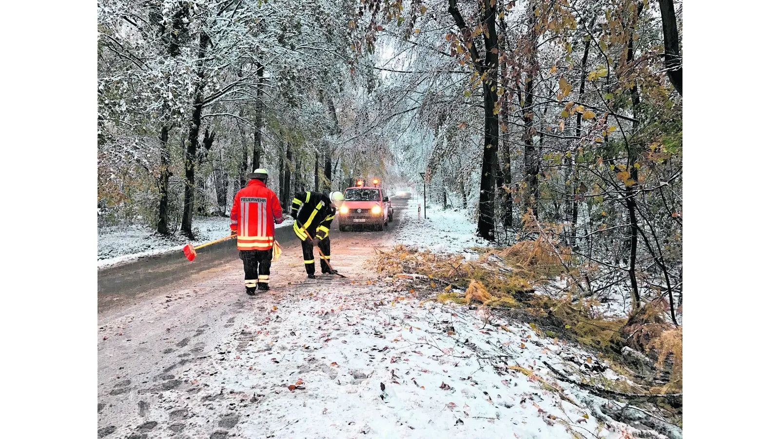 Wintereinbruch sorgt für Feuerwehreinsatz (Foto: mk)