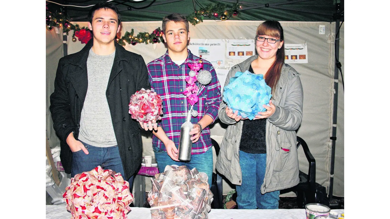 Frohe Stimmung beim Weihnachtsmarkt (Foto: red)