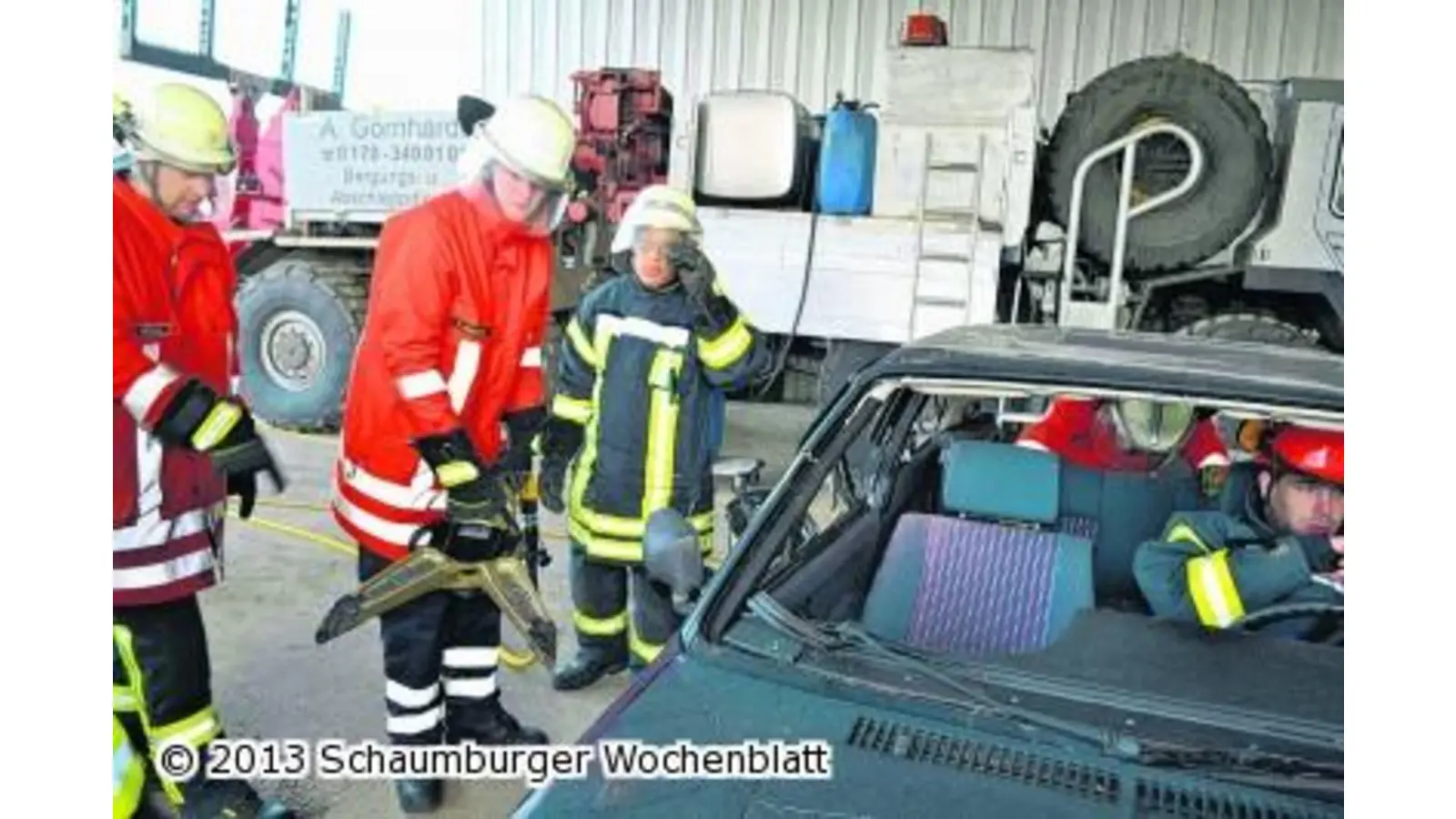 Einsatzkräfte üben Rettung eingeklemmter Personen (Foto: red)