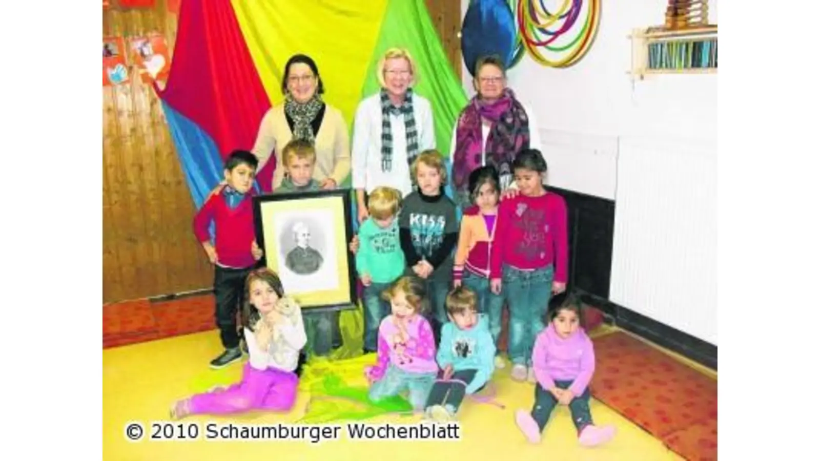 Fürstin Hermine wacht über Kinder (Foto: wa)