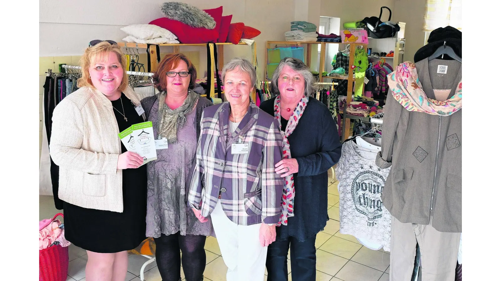 Zwischen Shirts und Schuhen Brücken bauen (Foto: jl)