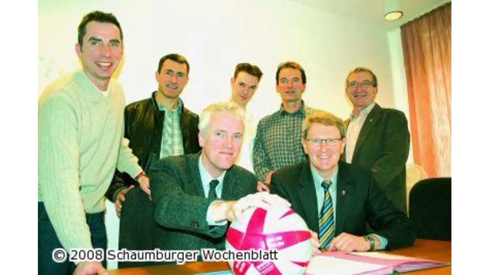 Kicken und Baggern bis kurz vor Zwölf (Foto: ih)