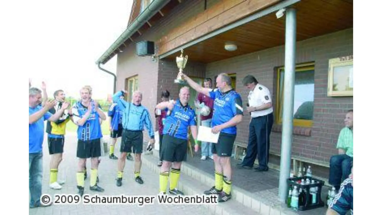 Polizei kickt um die Wette (Foto: jl)