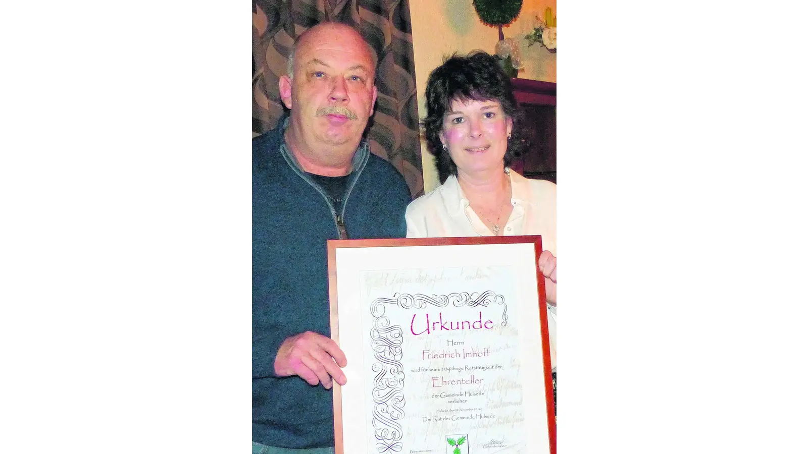 Ein Ehrenteller zum Abschied (Foto: al)