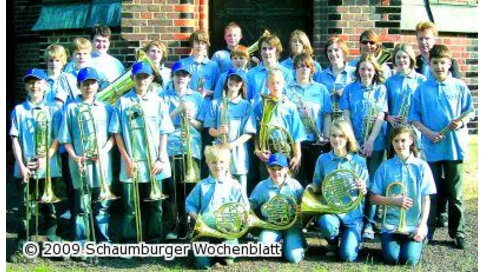 Jungbläser musizieren in Hagenburg (Foto: em)