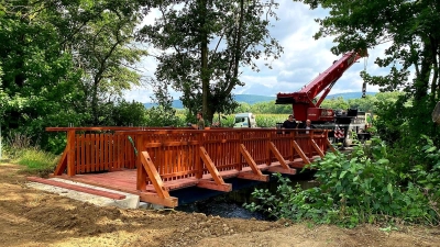 Die neue Brücke über die Mühlenaue. (Foto: gk)