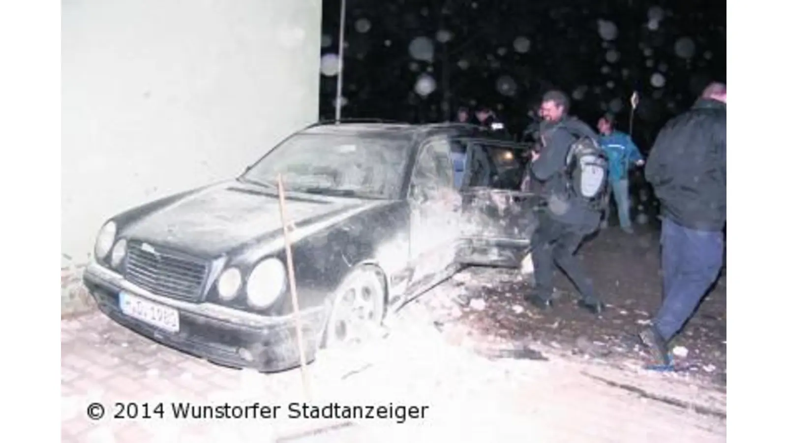 19-Jährige rast mit Auto in ein Wohnhaus (Foto: gi)