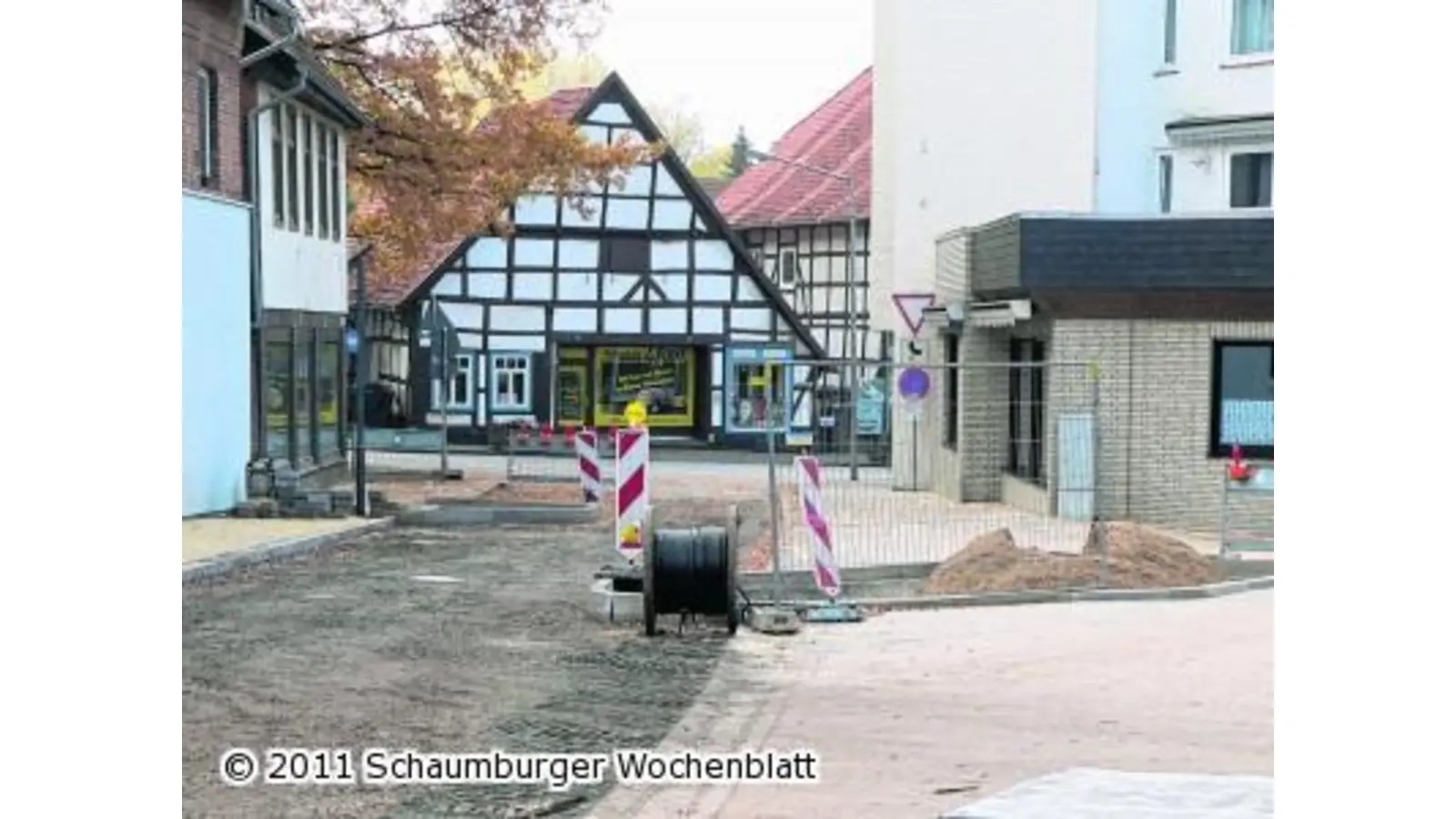 Pflanzbuchten nehmen den rasenden Autofahrer den Spaß (Foto: al)