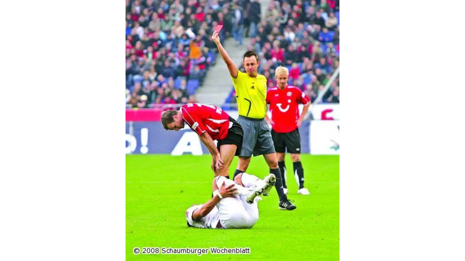 Ballzauberer wirbeln die Roten kräftig durcheinander (Foto: ro)