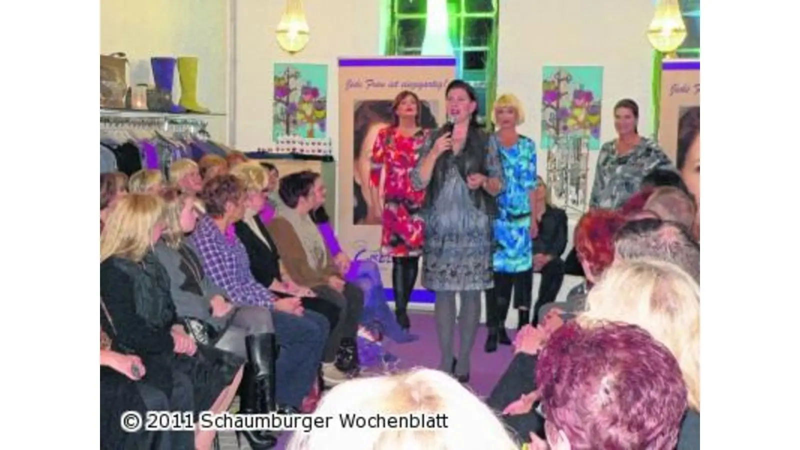 Attraktive Mode auf altem Bauernhof (Foto: al)