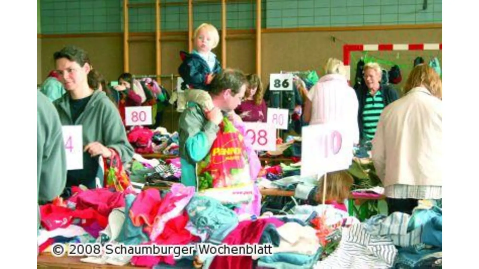 2000 Besucher auf Schnäppchenjagd (Foto: tt)