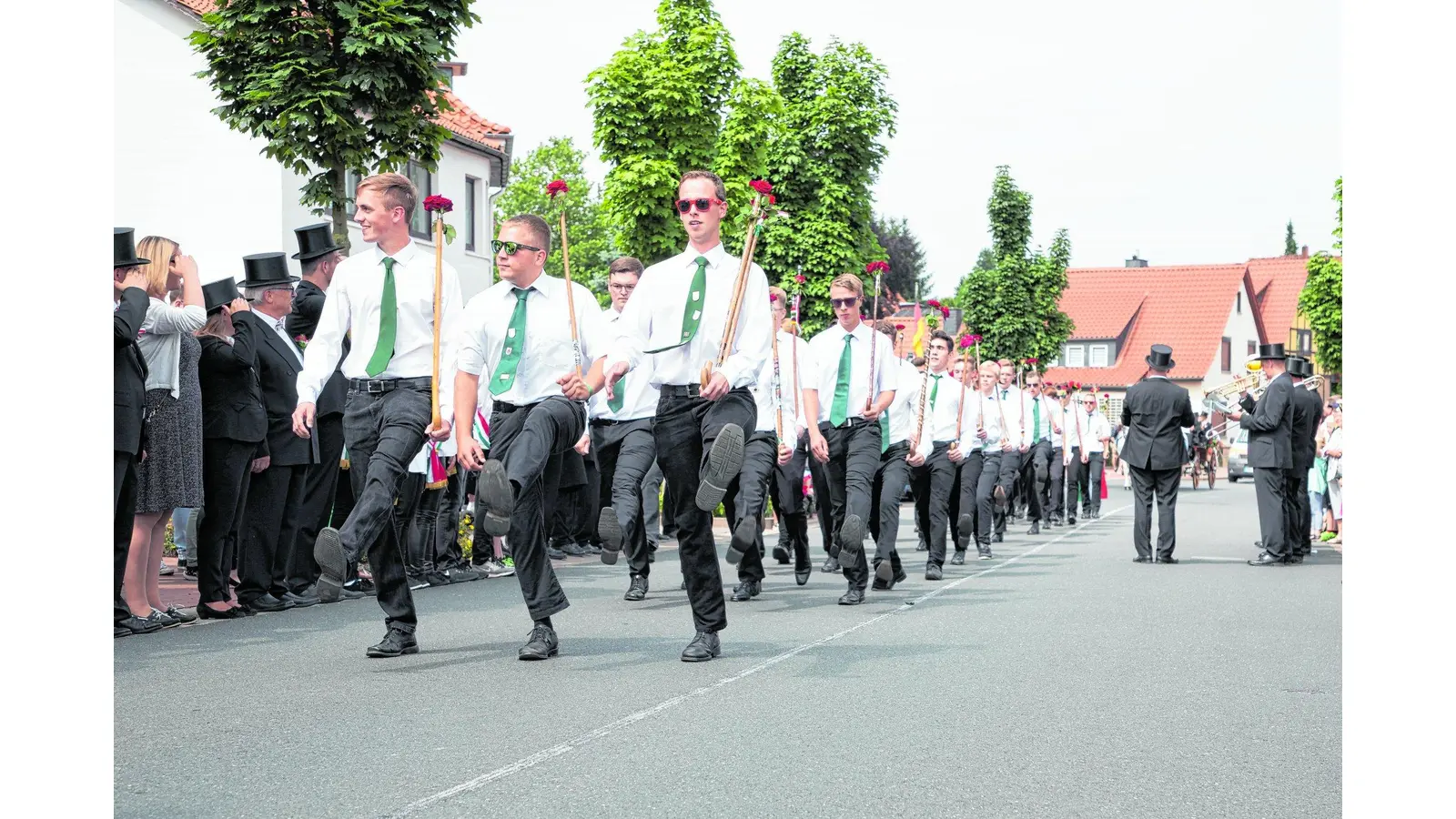 Spazierstock mitbringen und einfach mitmachen (Foto: jl)