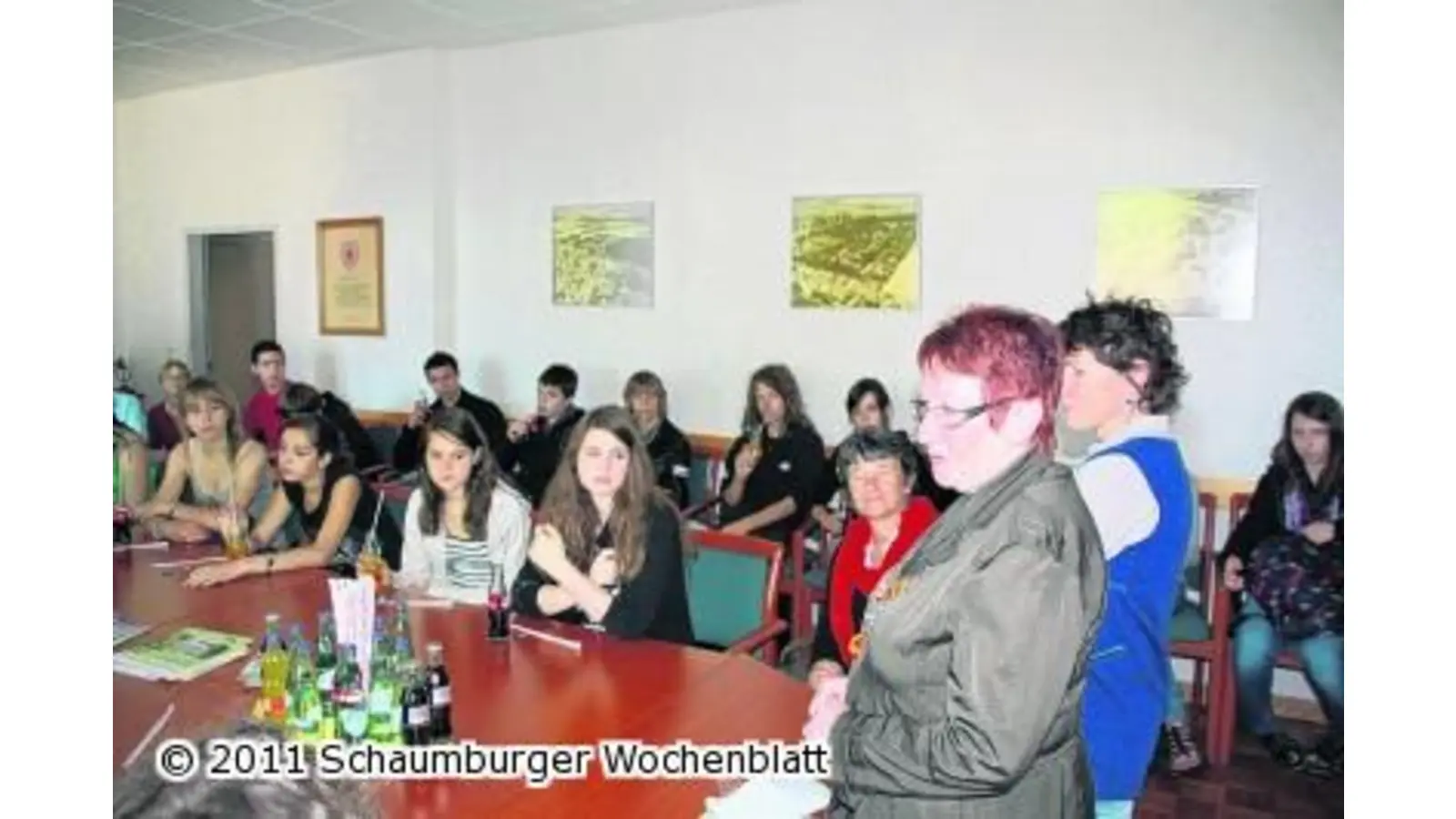 Junge Franzosen feierlich im Rathaus empfangen (Foto: pd)