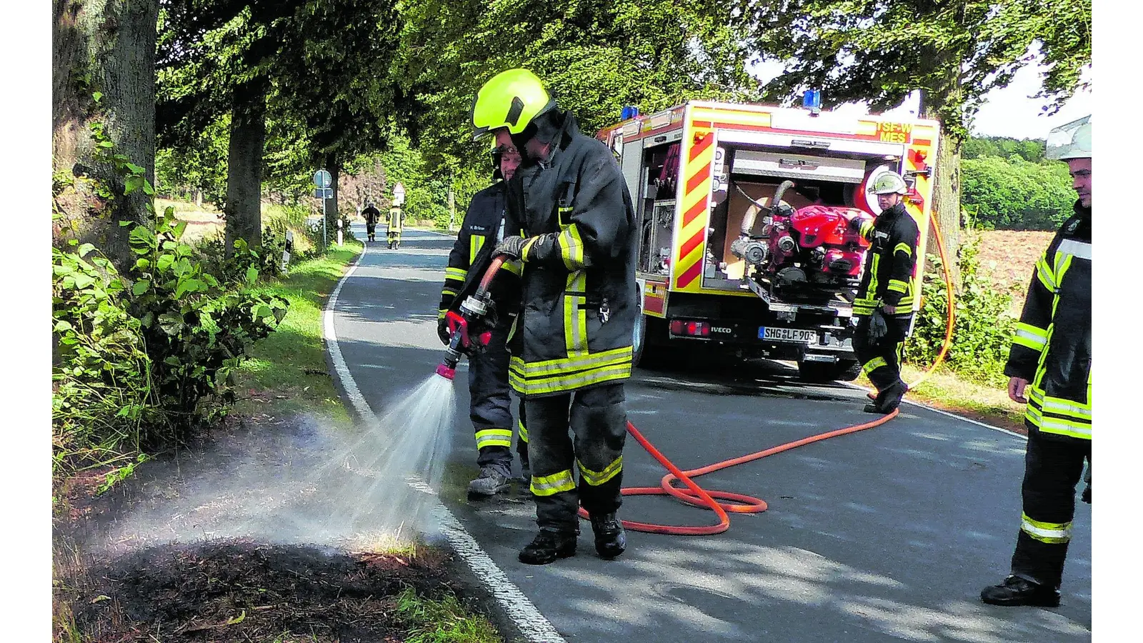 Schneller Einsatz am Straßenrand (Foto: al)