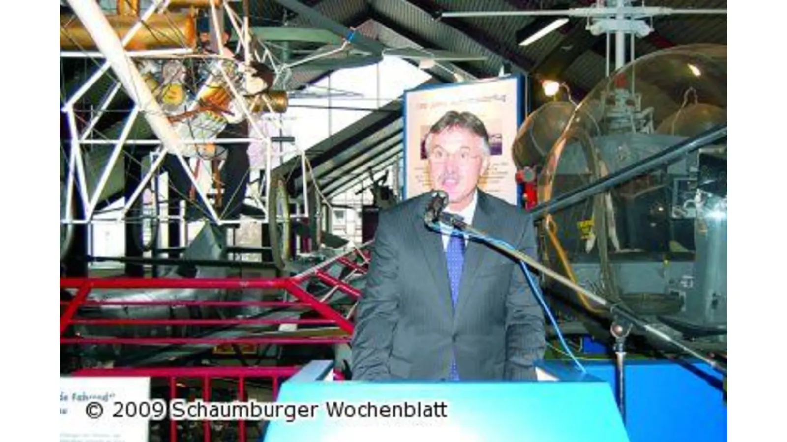 Bau einer Voliere für Hubschrauber (Foto: red)