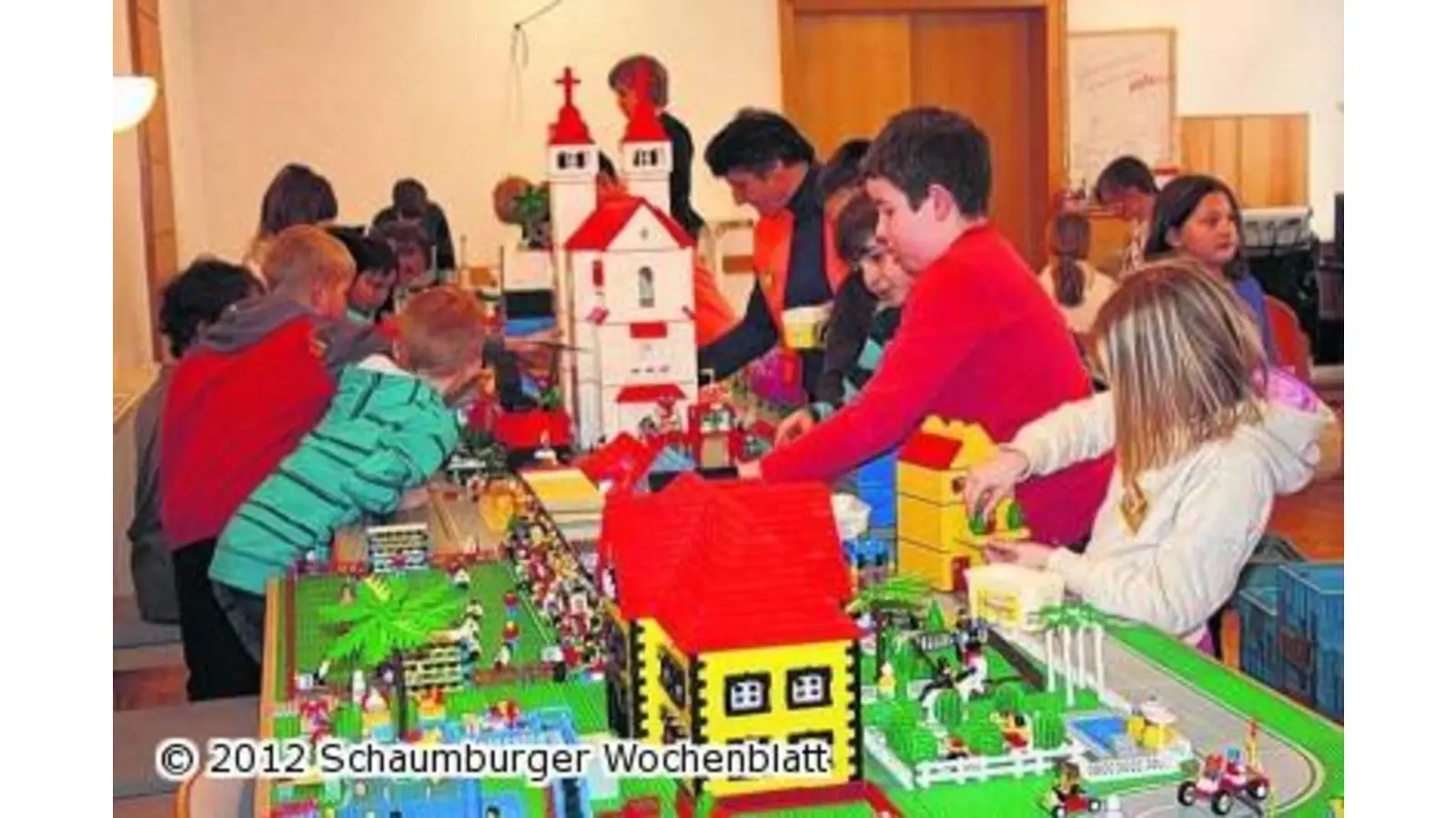 Lego-Steine ergeben eine Stadt (Foto: em)