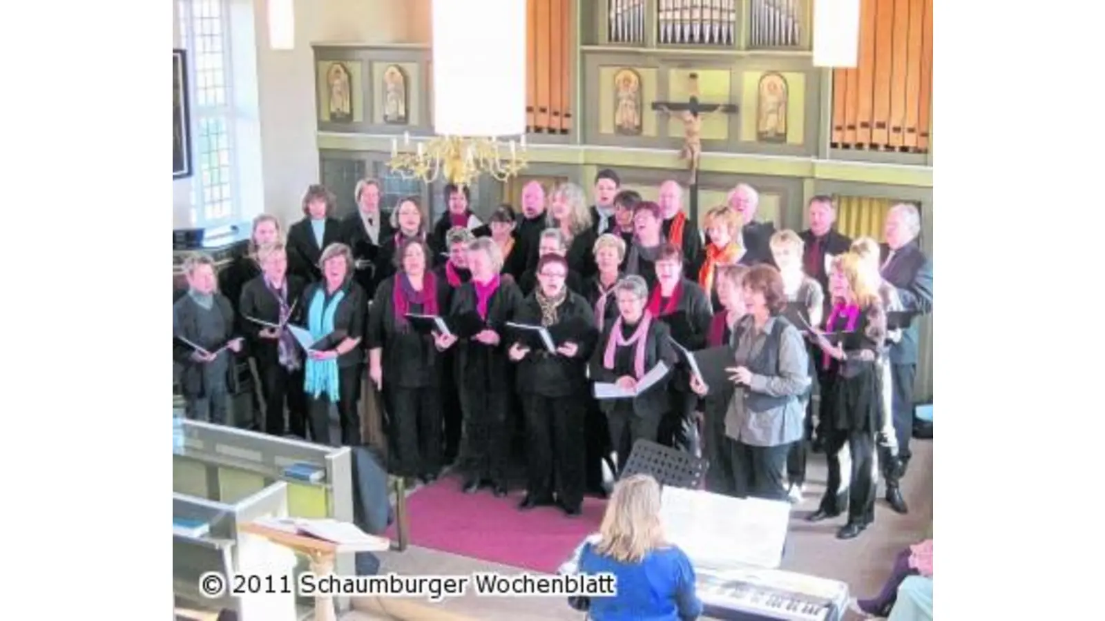 Rhythm and Joy singt in der Kapelle Winzlar (Foto: ak)