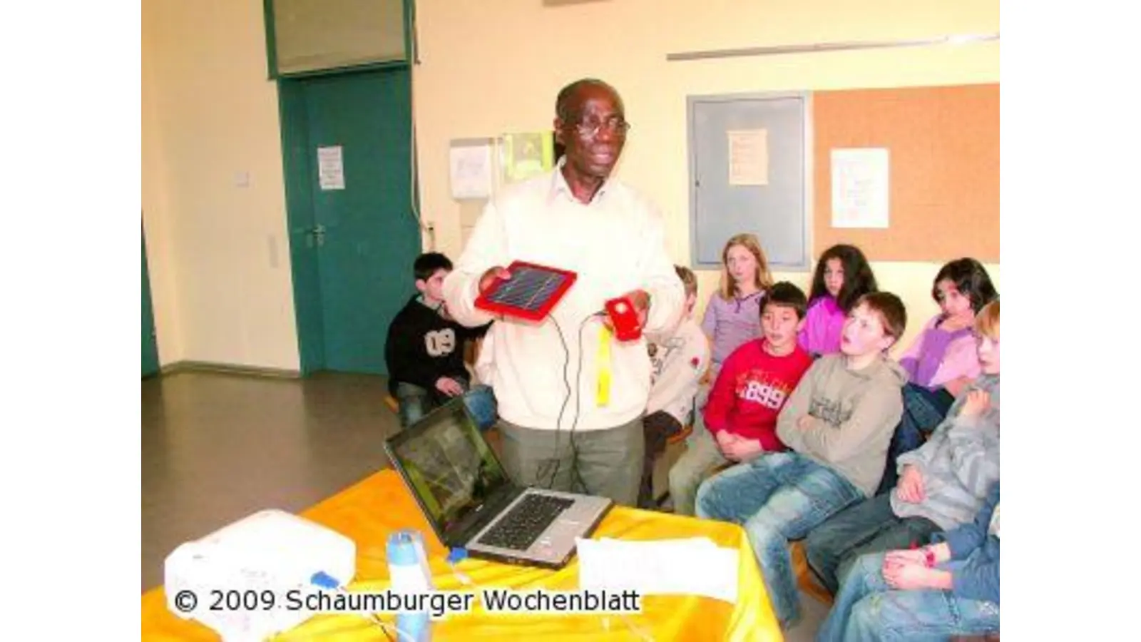 Bäume und Solargeräte für Westafrika (Foto: nb)