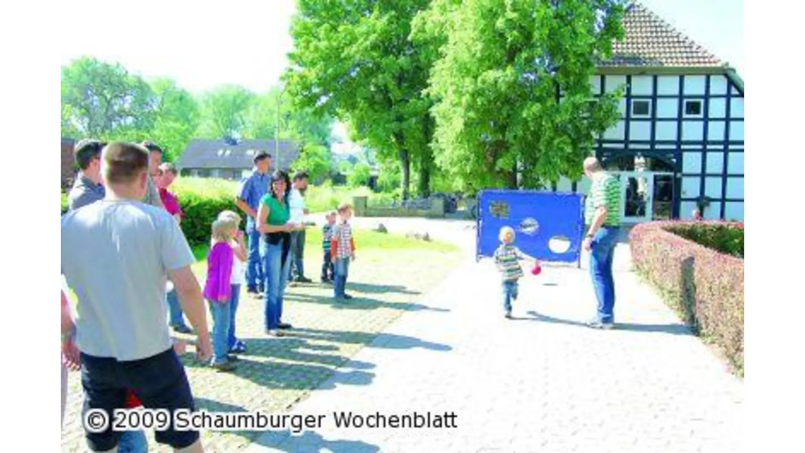 Torwandschießen bei Vätern beliebt (Foto: red)