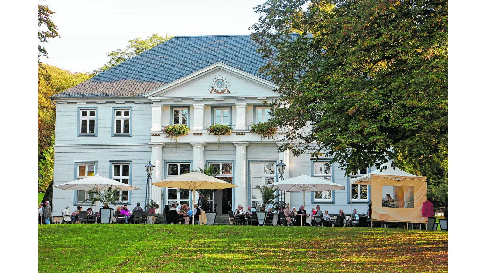 Im Schlösschen trifft Kultur auf Wein (Foto: jl)