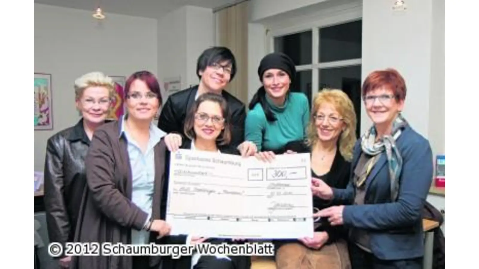 300 Euro für das Frauenhaus (Foto: bb)