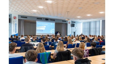 Gut gefüllte Aula an der Polizeiakademie in Hann. Münden zum Studienbeginn. (Foto: privat)