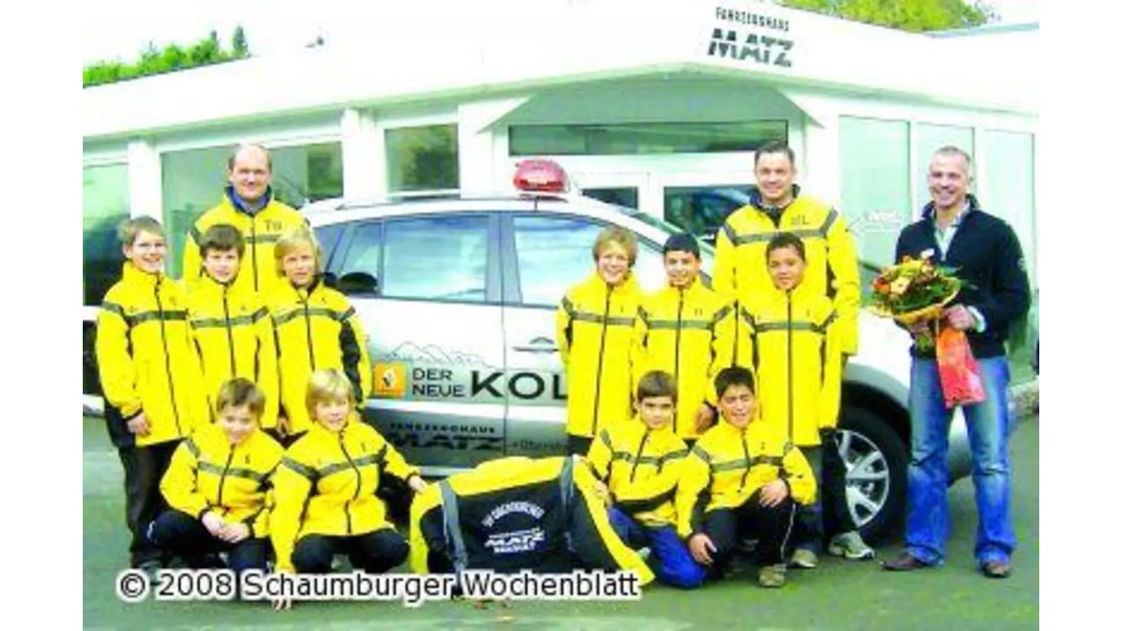 Neue Regenjacken für die E1 Junioren (Foto: red)