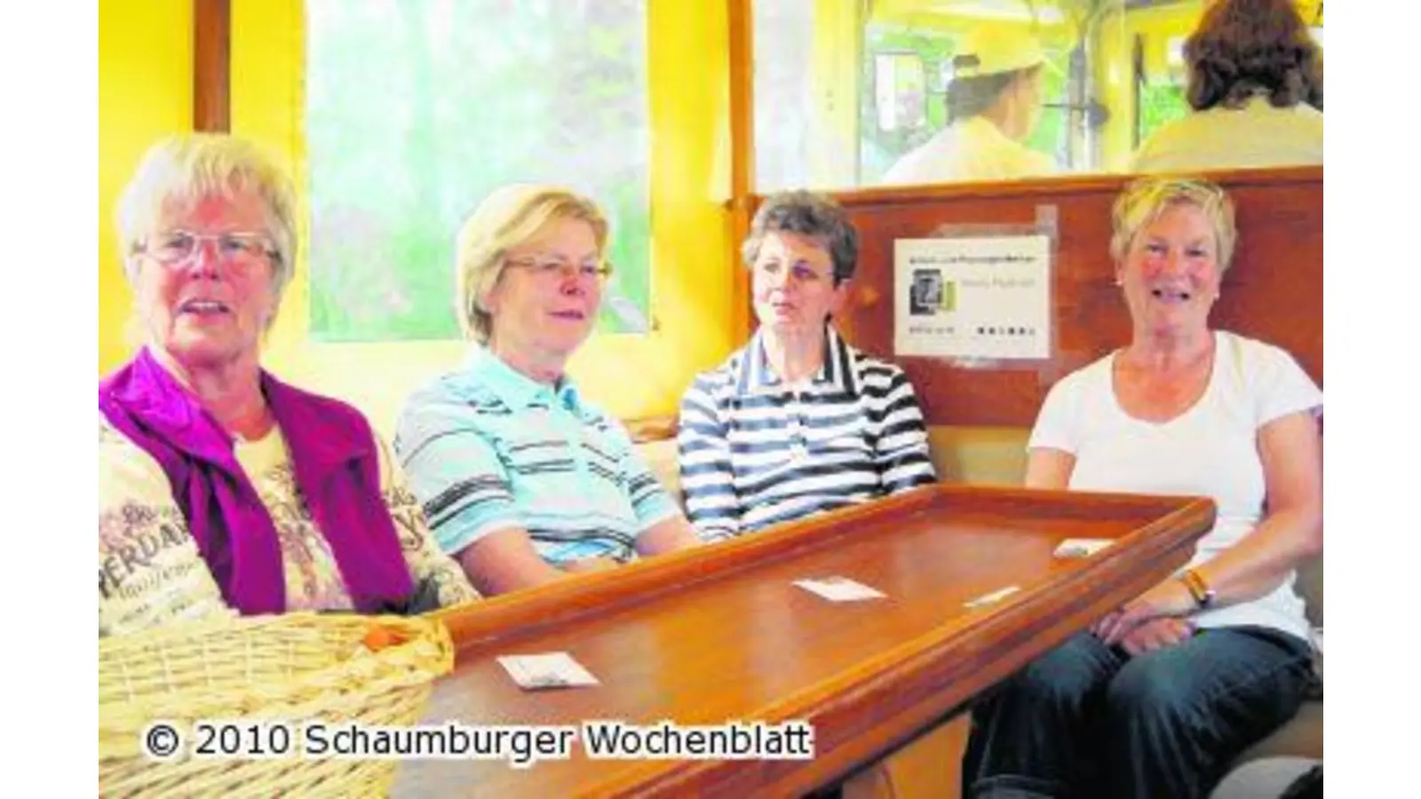 Zum Halbjahresabschluss mit dem Planwagen durch die Gemeinde (Foto: red)