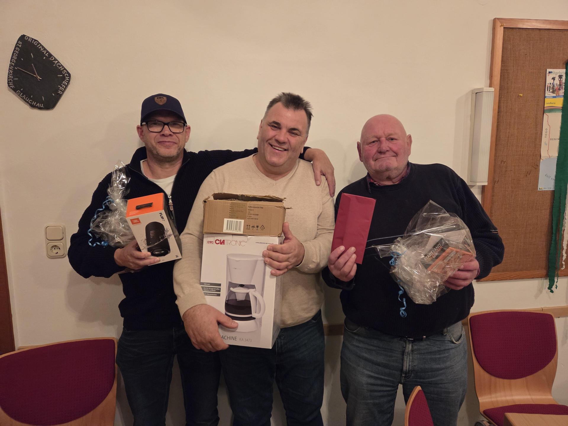 Gewinner Glückswürfeln Peter Dresenkamp (2.), Rainer Brenneke (3.), Norbert Heider (1.). (Foto: privat)