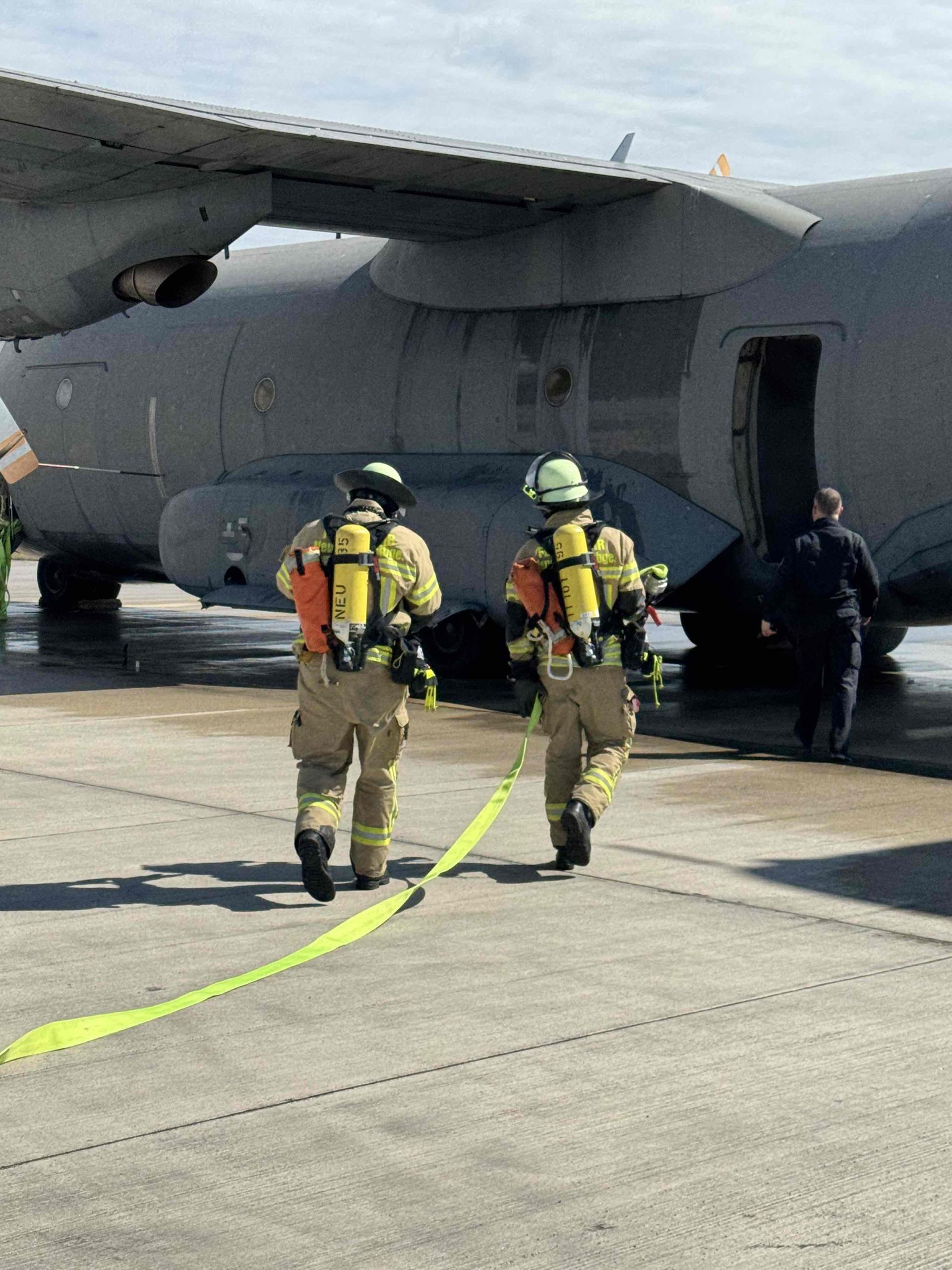 Auf dem Fliegerhorst: Eine Großübung der Regionsfeuerwehr. (Foto: Feuerwehr)