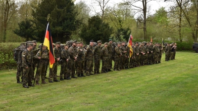 57 Soldatinnen und Soldaten kamen am Sonntag nach Ostern in Bückeburg zusammen, um ihrer gefallenen Kameraden zu gedenken.  (Foto: Bundeswehr)