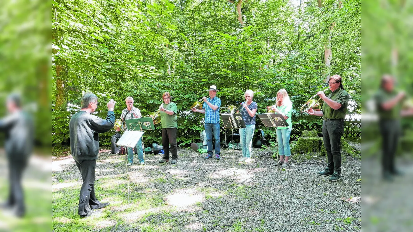 Jagdhornbläser musizieren gemeinsam (Foto: red)