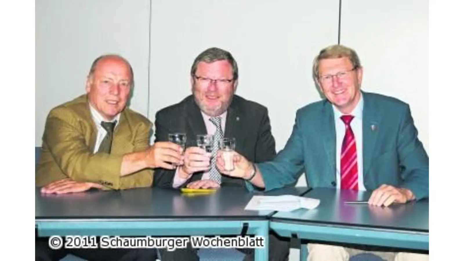 Volle Gläser für die Bürger (Foto: wa)
